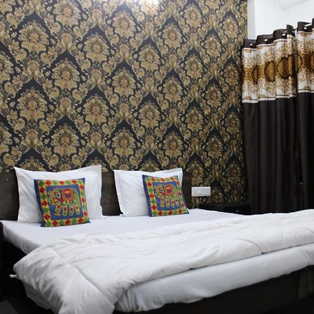 Hill Paradise Home Stay Udaipur Luaran gambar