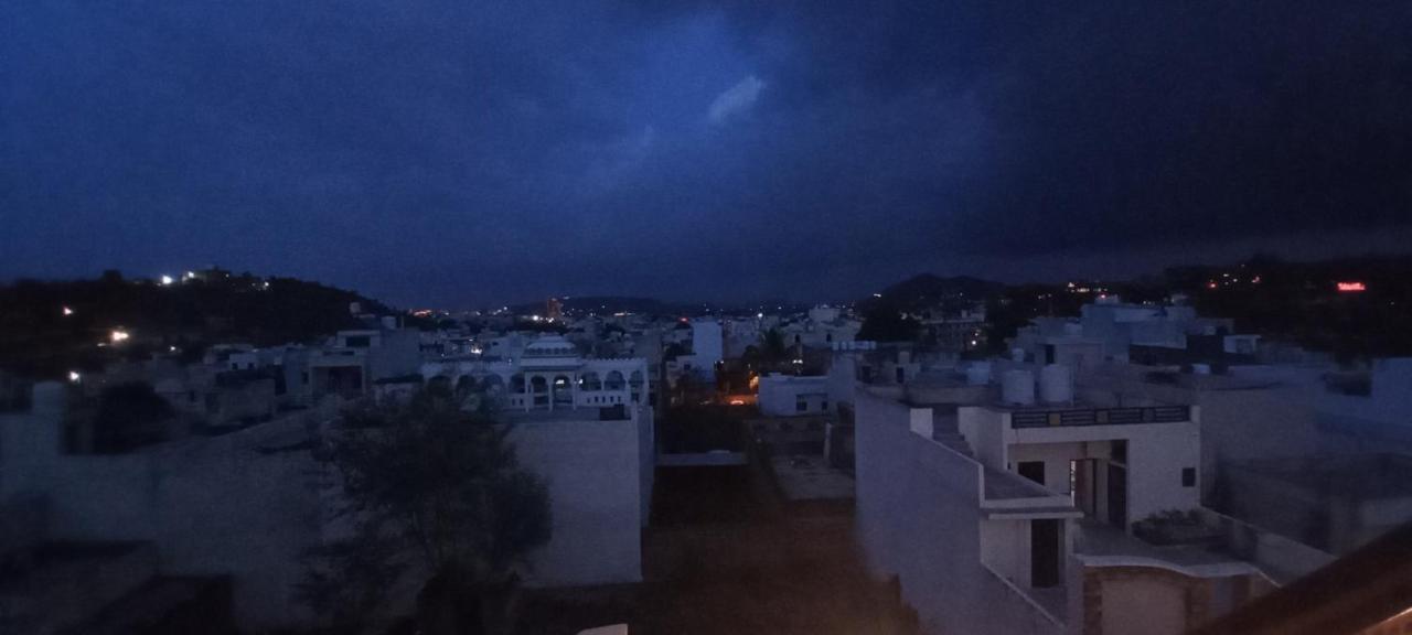 Hill Paradise Home Stay Udaipur Luaran gambar