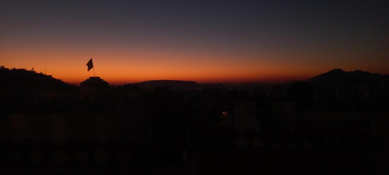 Hill Paradise Home Stay Udaipur Luaran gambar