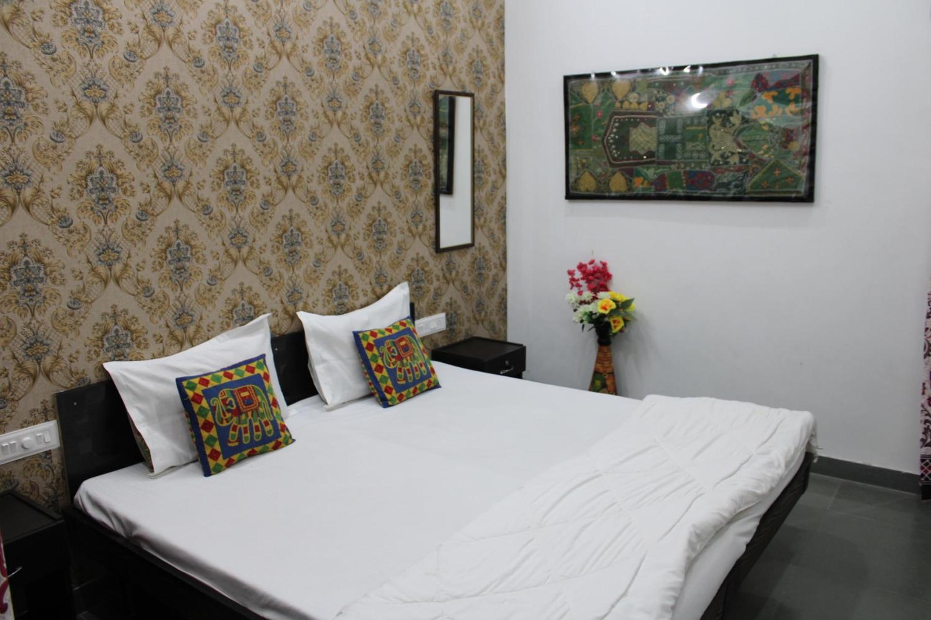 Hill Paradise Home Stay Udaipur Luaran gambar